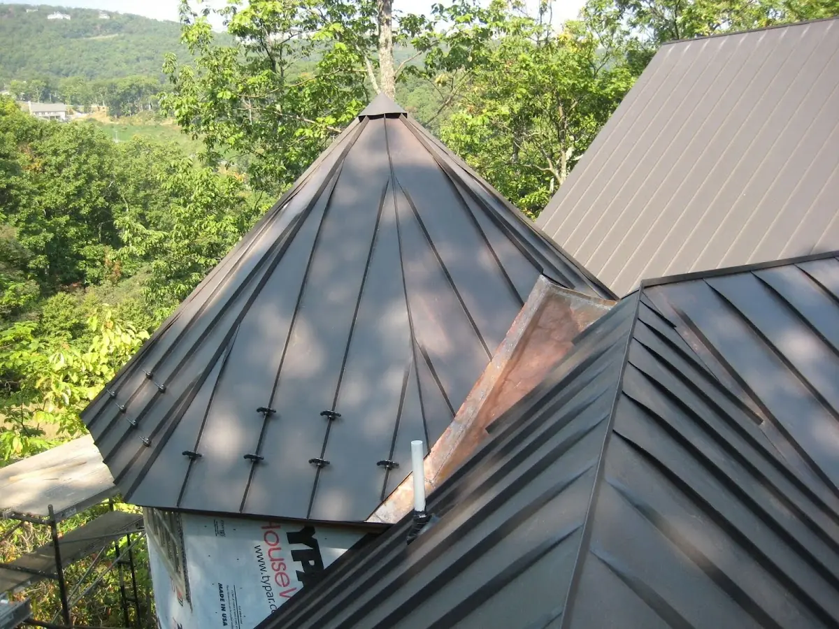 Professional Gutter Cleaning by Craftsman Roofing in Los Alamitos Junction
